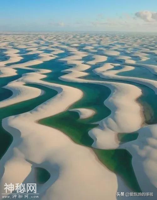 地球上最“诡异”的沙漠，遍地湖泊，鱼虾成群，吸引数十万游客-9.jpg